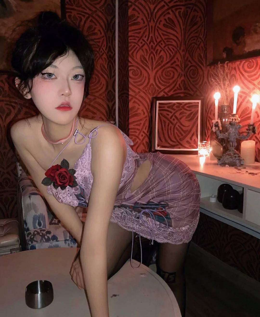 朝阳的黑丝小姐姐爽翻