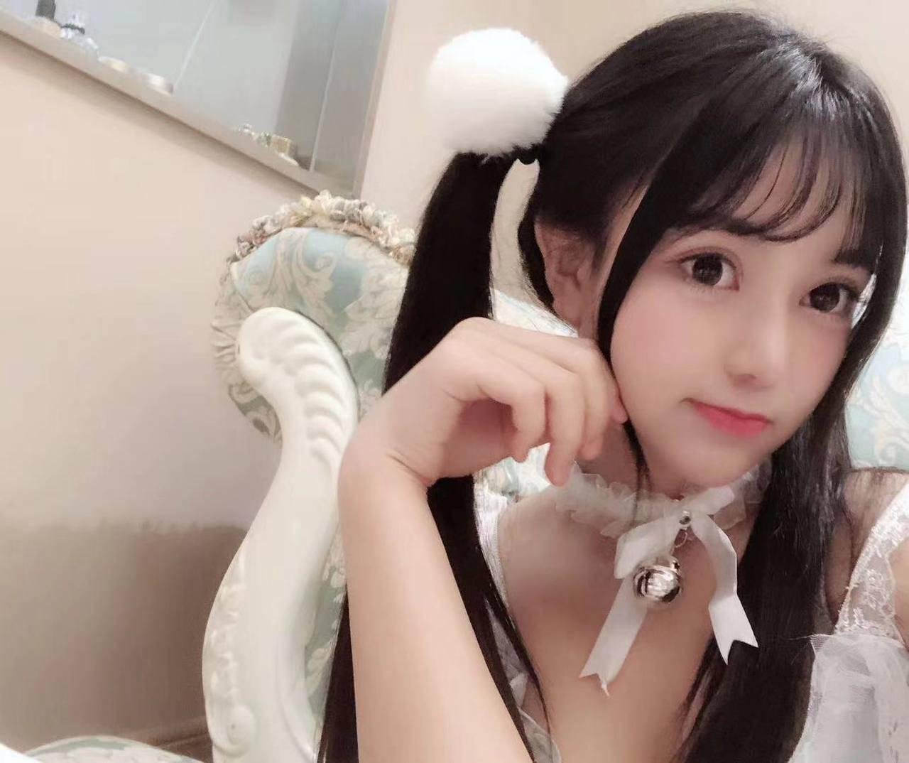 北京朝阳刚下水02年超嫩学生妹，五官端正，气质上乘 服务技术娴熟 极品saob气质好水多特别紧