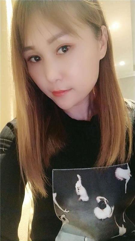 极品玉体双宿双飞，三人的狂欢乱P！